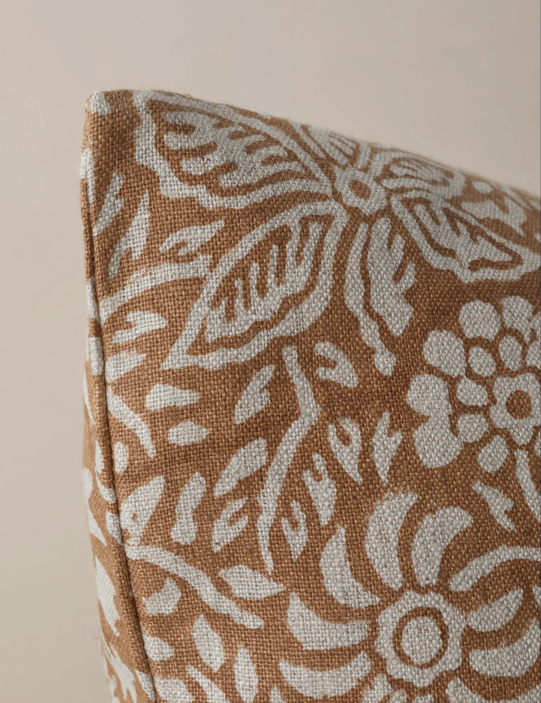 Clea Linen Pillow - Image 10