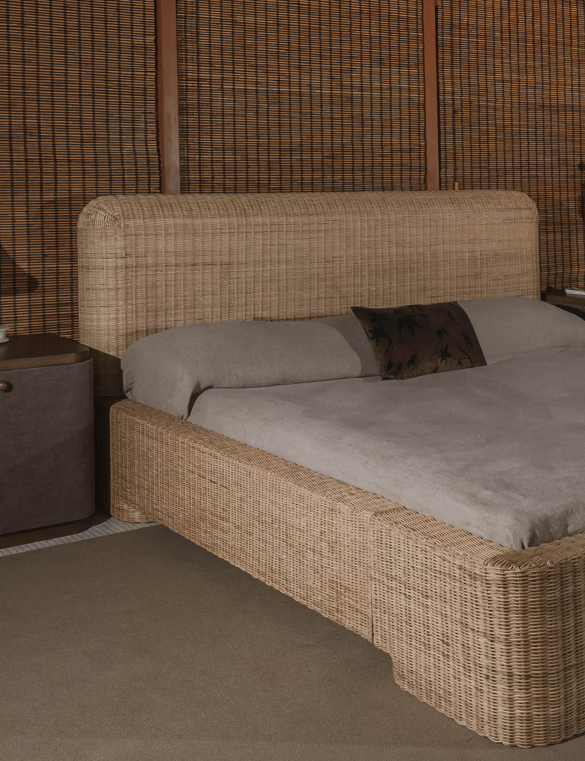 Delia Platform Bed - Image 3