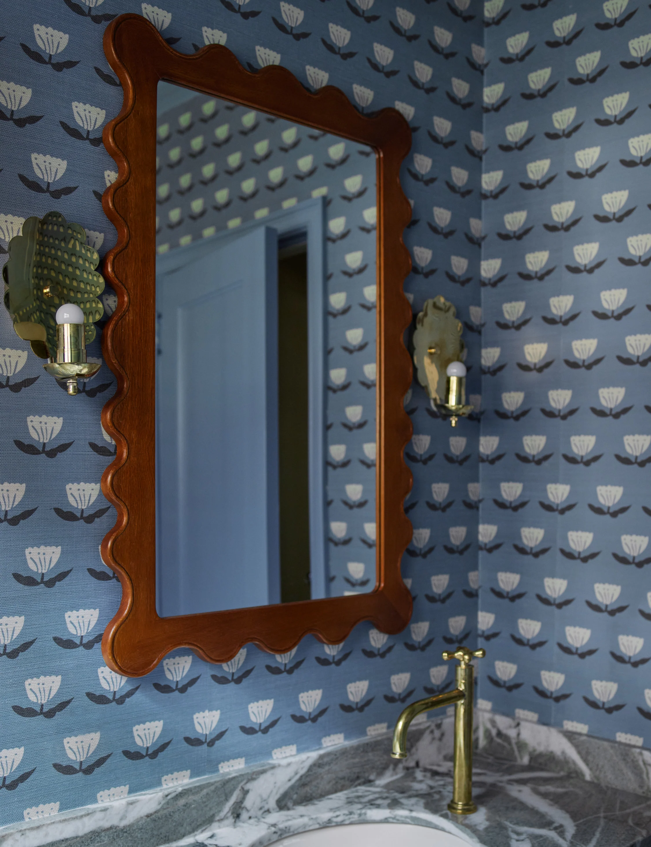 Janna Grasscloth Wallpaper by Sarah Sherman Samuel - Image 4