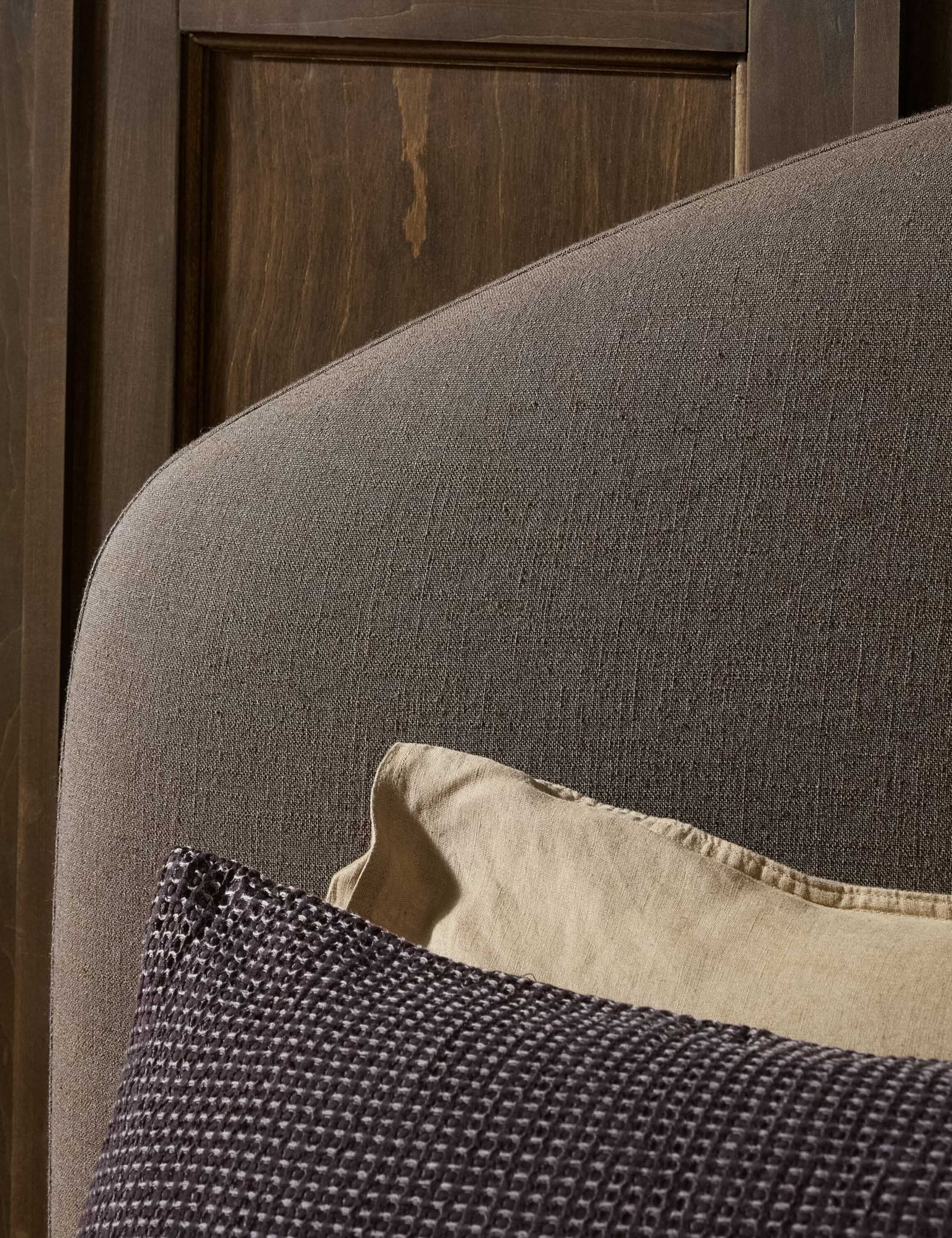 Leyah Slipcover Platform Bed - Image 17