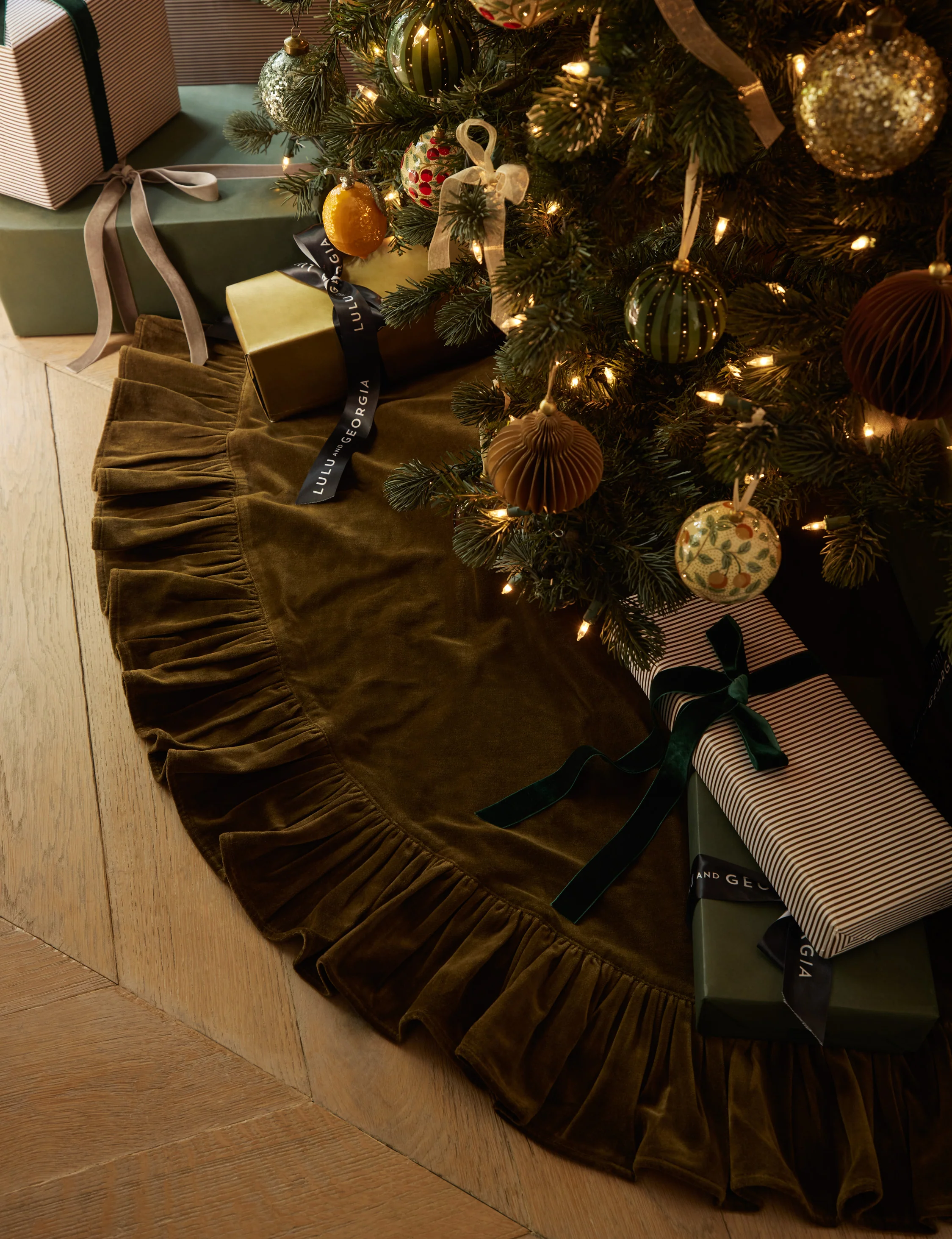 Mauree Velvet Tree Skirt - Image 2