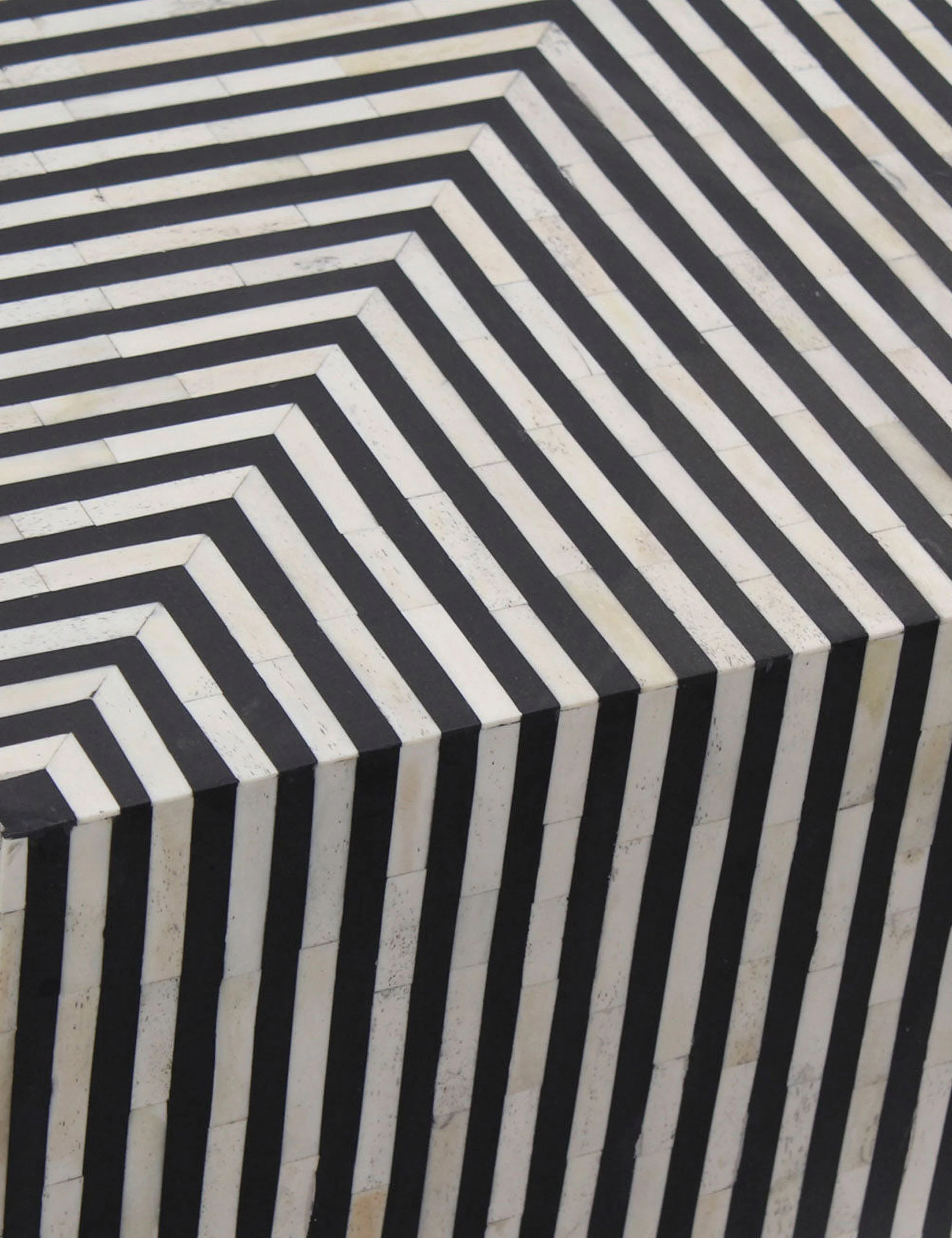 Trendyl Coffee Table - Image 4