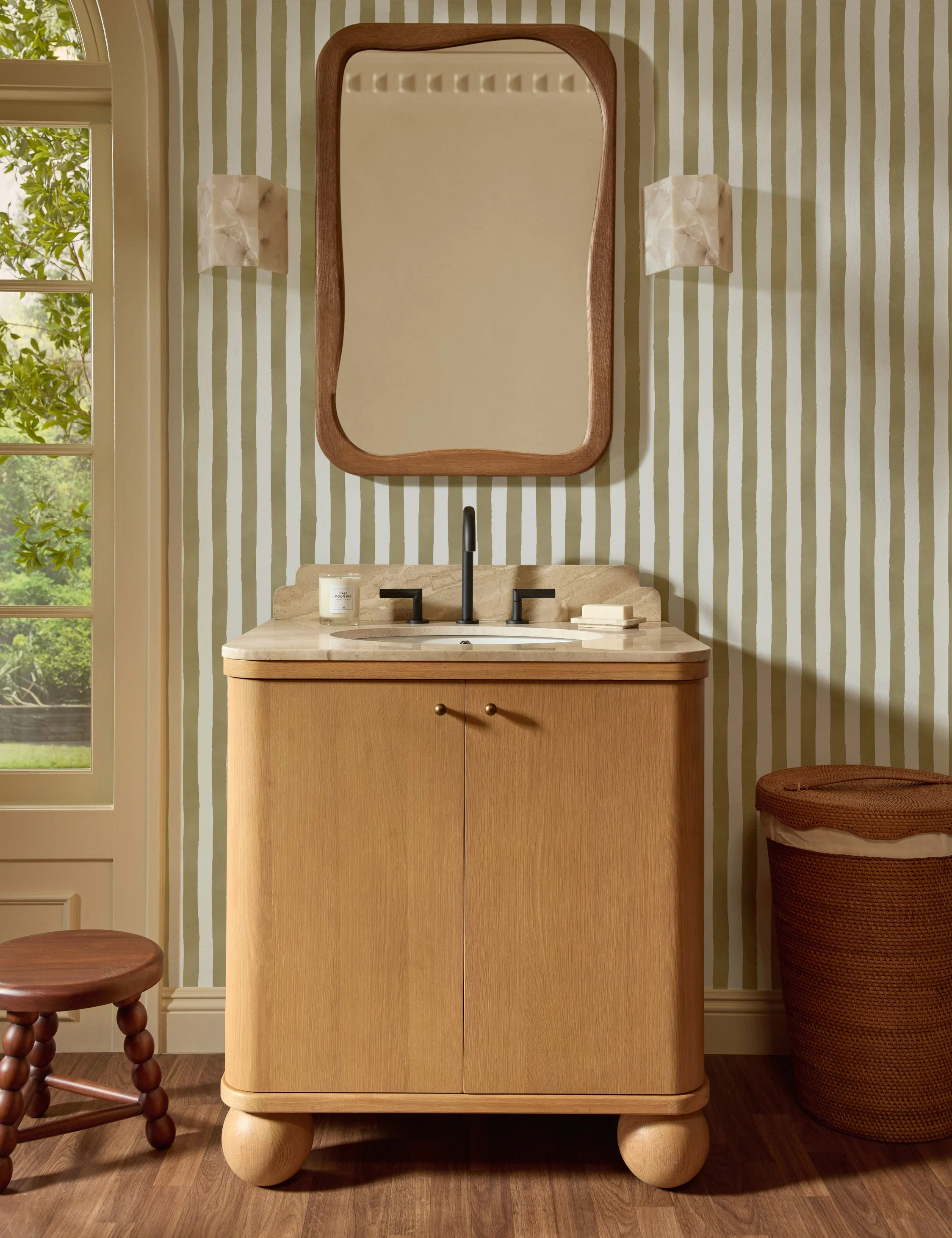 Tyna Rattan Lidded Hamper - Image 3