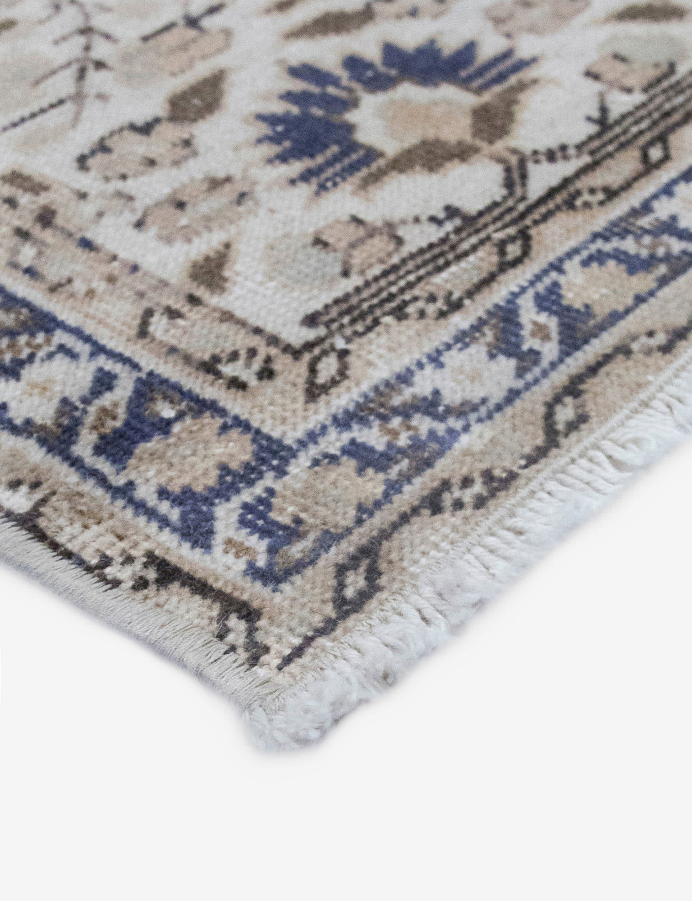 Vintage Turkish Hand-Knotted Wool Rug No. 591, 4'8" x 6'10" - Image 3