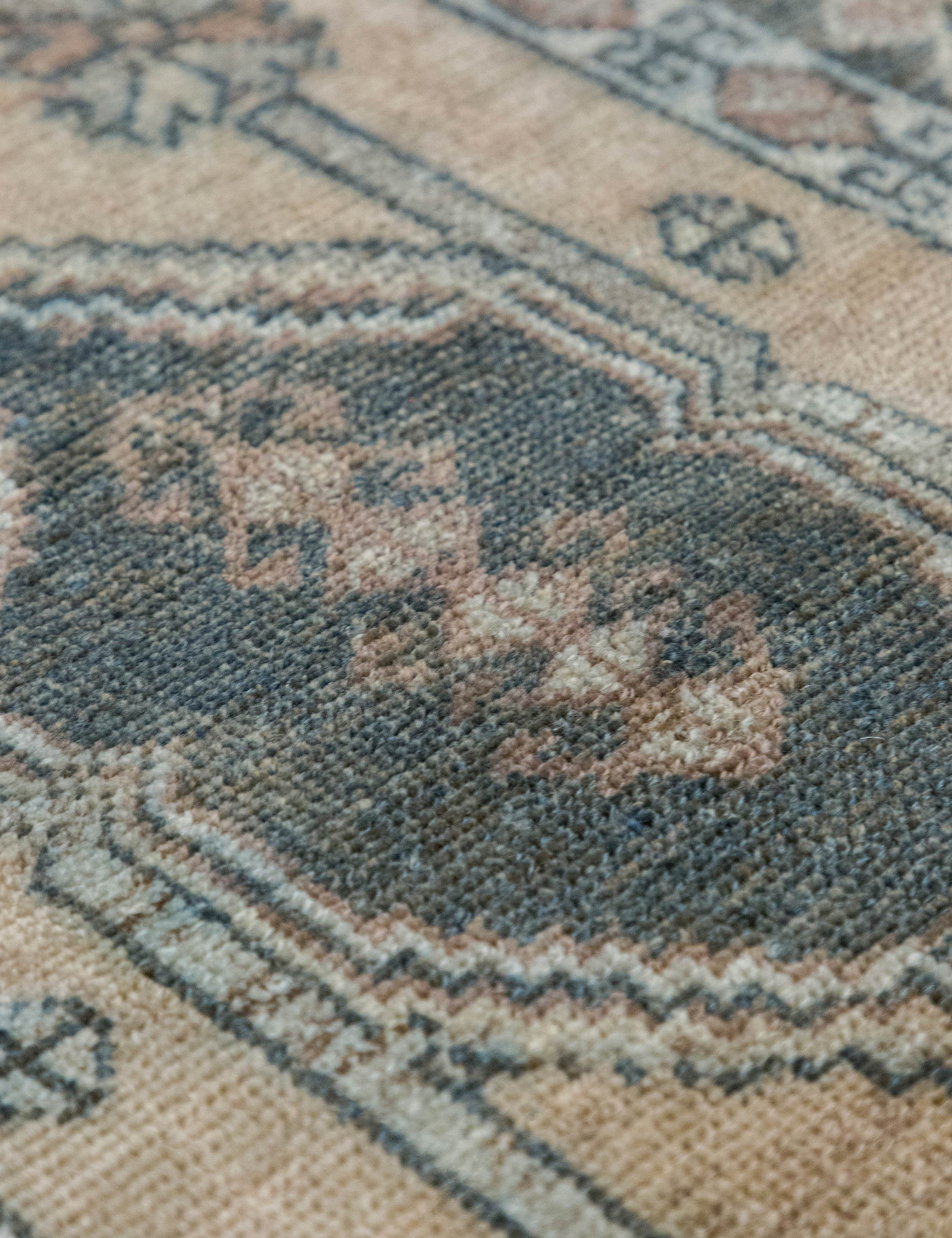 Vintage Turkish Hand-Knotted Wool Mini Rug No. 346, 1'7" x 2'6" - Image 3